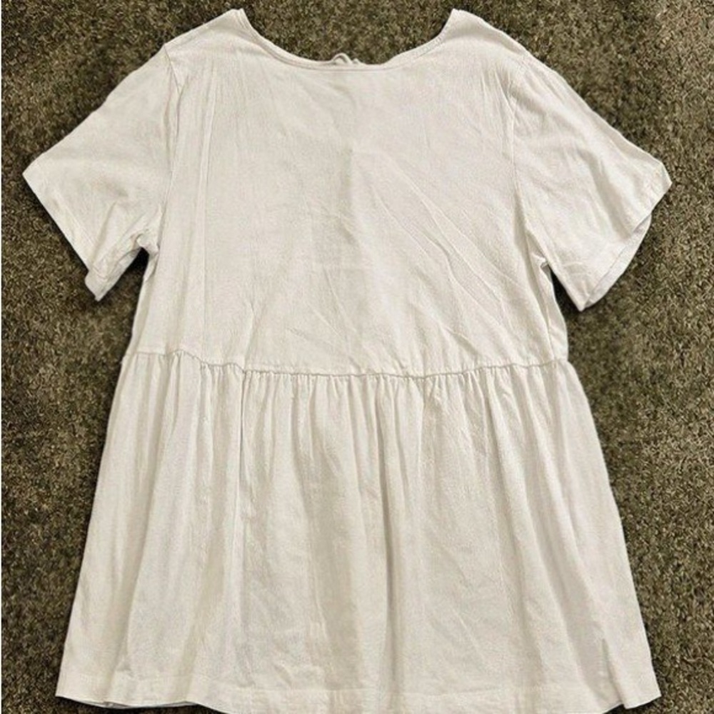 H&M White Short Sleeve Peplum Tunic Top